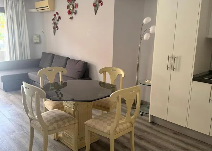 Americas 1-bed Sleeps 5 Pool Parking 公寓 美洲海滩