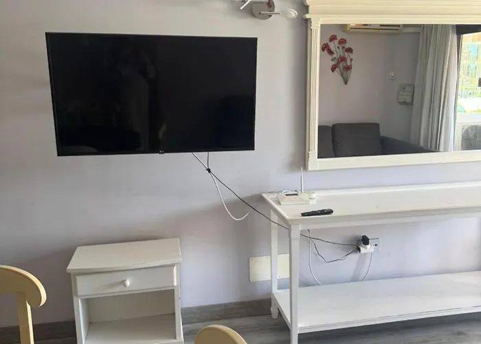 Americas 1-bed Sleeps 5 Pool Parking Apartmán Playa de las Americas (Tenerife)