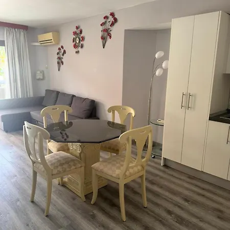Americas 1-bed Sleeps 5 Pool Parking Apartamento Playa de las Américas