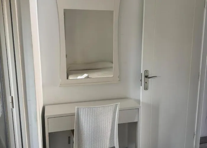 Americas 1-bed Sleeps 5 Pool Parking 플라야데라스아메리카스