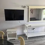 Americas 1-bed Sleeps 5 Pool Parking Apartamento Playa de las Américas
