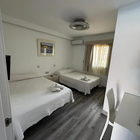 Americas 1-bed Sleeps 5 Pool Parking Apartamento